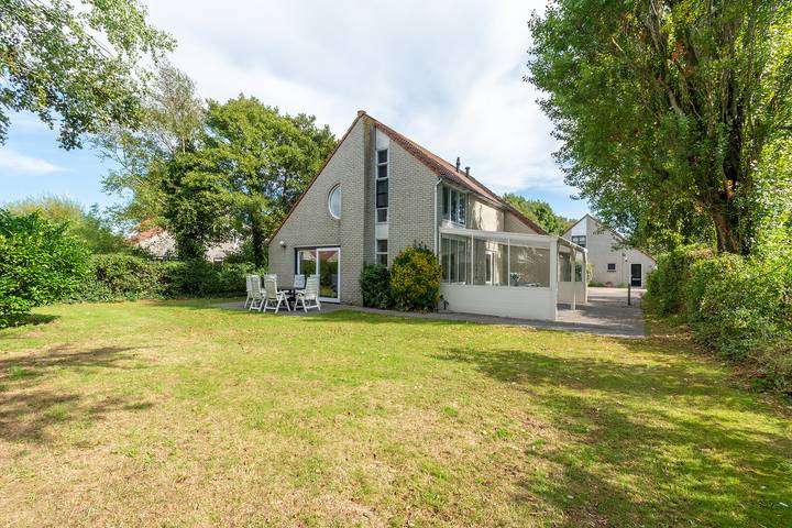 Ferienhaus für 7 Personen, mit Balkon/Terrasse und Terrasse sowie Garten in Julianadorp