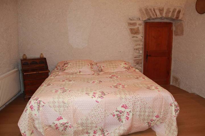 Gîte pour 15 personnes, avec jardin à Banne - 3