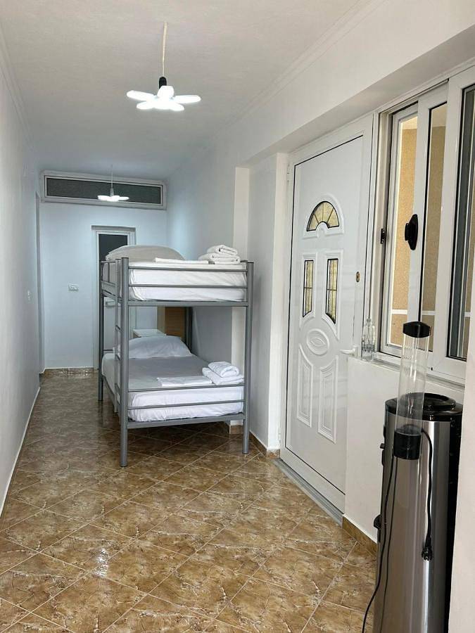 Location de vacances pour 2 personnes, avec terrasse et vue, animaux acceptés dans Borsh - 2