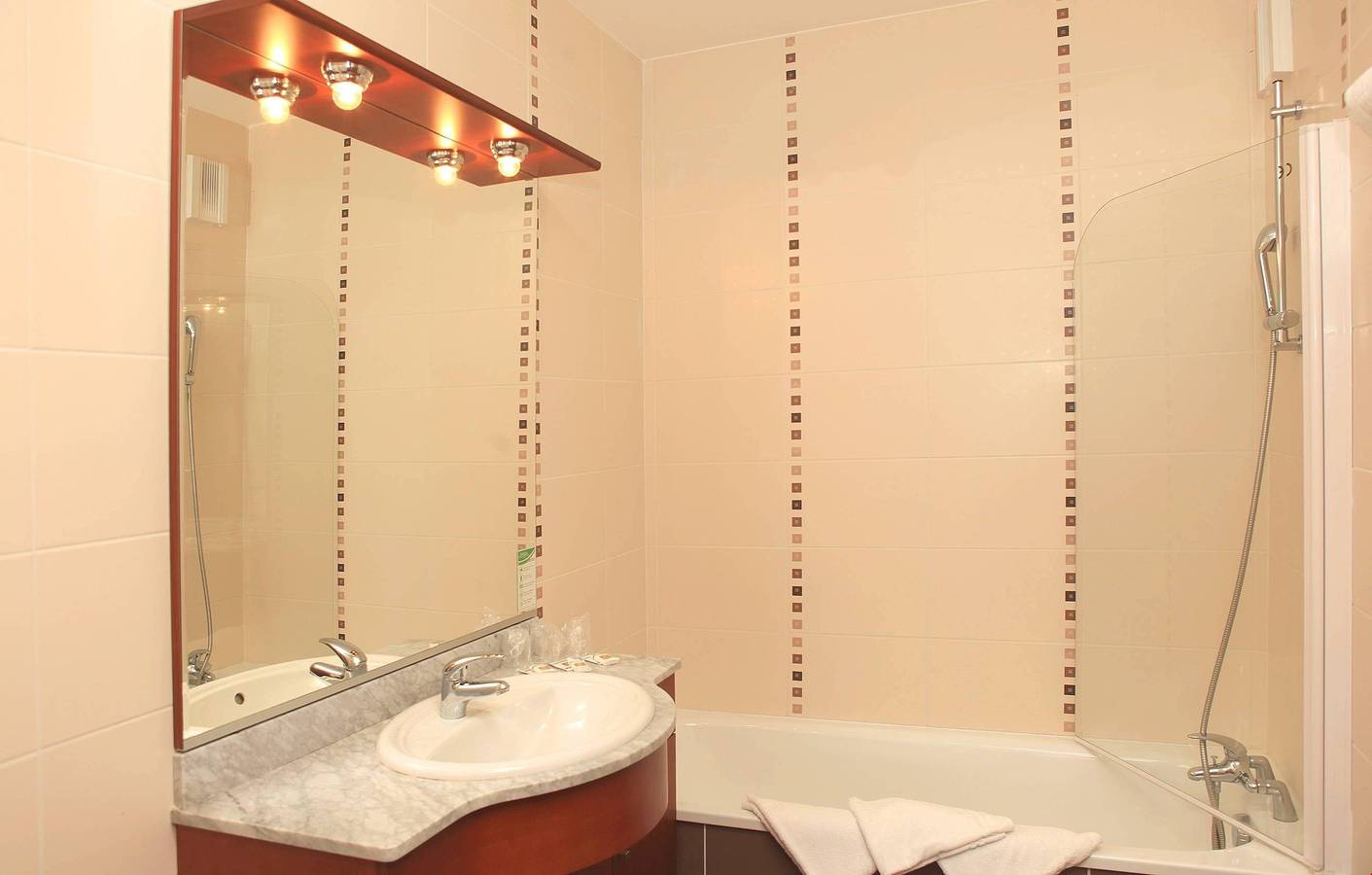 Apartamento entero, Apartamento de vacaciones para 4 personas con balcón in San Juan de Luz, Region de Bayona