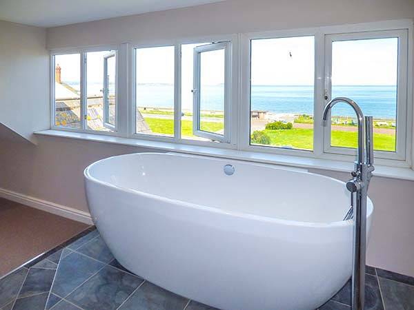 Entire apartment, Sea View Apartment in Llanfairfechan, Snowdonia