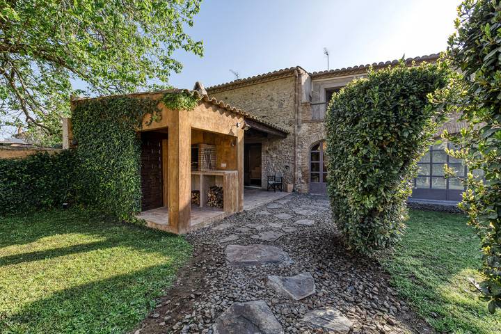 Chalet para 8 personas, con jardín, Se admiten mascotas en Alt Empordà - 2