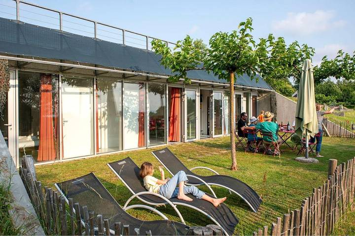 Parc de vacances pour 8 personnes, avec vue ainsi que jardin et piscine à Sainte-Féréole - 2