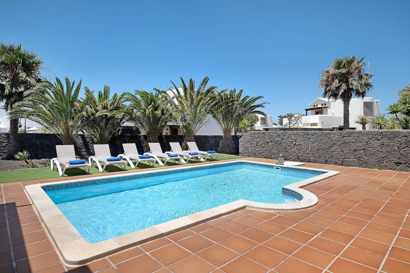 Casa de vacaciones "Hipoclub Aguamarina 54" con piscina privada y Wi-Fi in Montaña Roja, Yaiza