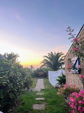 Cottage pour 8 personnes, avec vue et jardin à Lanvéoc