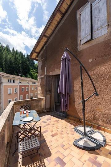 Gîte pour 6 personnes, avec balcon et vue à Le Cheylard