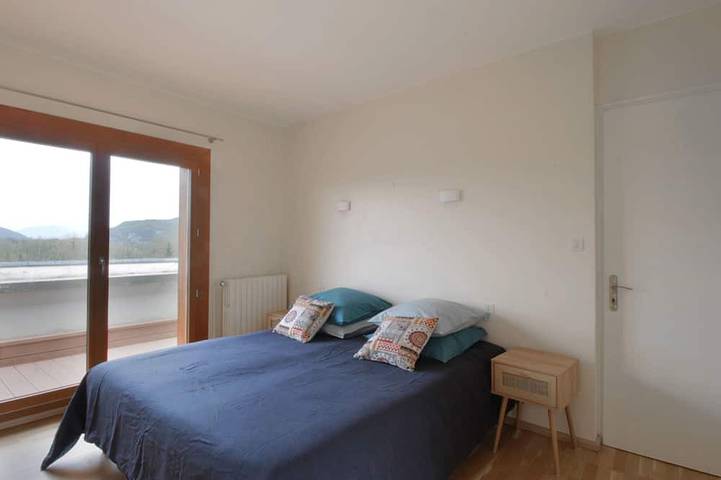 Location de vacances pour 10 personnes, avec balcon et jardin à Chanaz - 3