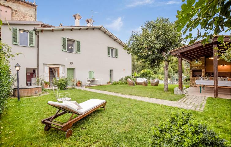 Casa vacanza per 5 persone, con Terrazza e Giardino a Umbertide