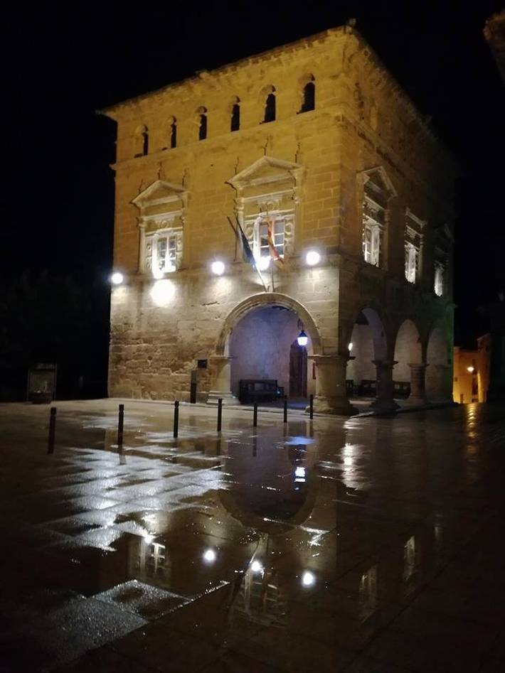 Gîte pour 2 personnes, avec balcon et vue à Arnes - 4