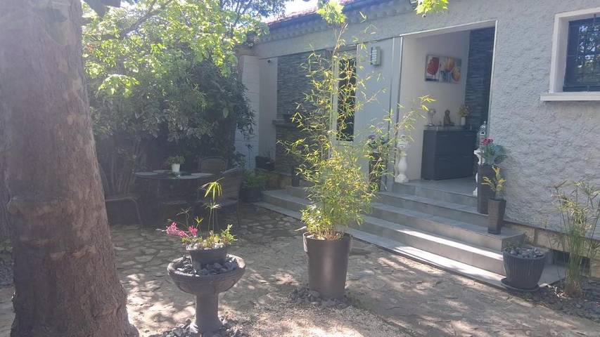 Location de vacances pour 7 personnes, avec piscine ainsi que vue et jardin, animaux acceptés à Laudun-l'Ardoise - 3