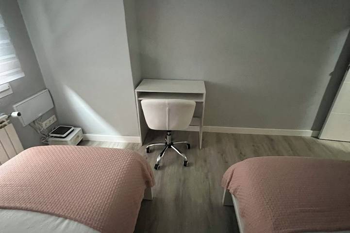 Entire apartment, Apartment in the Arena neighborhood of Gijón, near San Lorenzo Beach. in Gijón, Costa Verde (Spain)