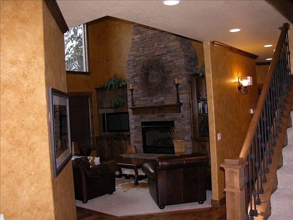 Log Cabin for 12 Guests in McCall, Valley County