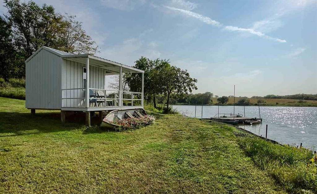 Lake House for 2 Guests in Nebraska, USA
