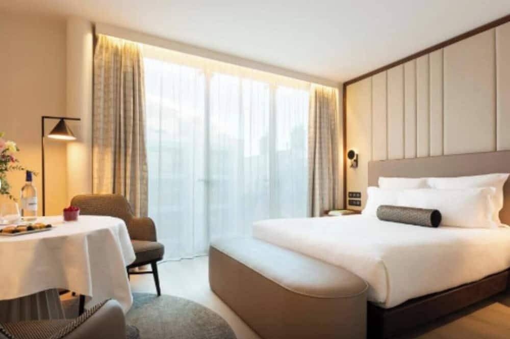 Appartement entier, Deluxe Room In the Heart Of Tour Eiffel in Tour Eiffel, Paris