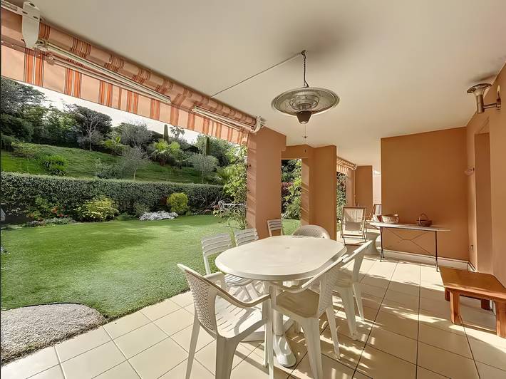 Ganze Wohnung, Zentrales Antibes: 4-Personen-Apartment mit Terrasse, Garten & Parkplatz – Riva Park in Antibes, Mittelmeerküste (Frankreich)