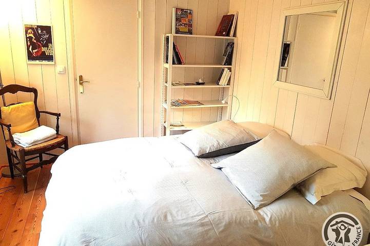 Location de vacances pour 2 personnes, avec Jardin et Piscine à La Tour-de-Salvagny - 4