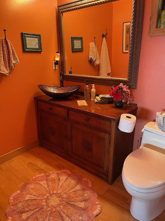 Ganze Wohnung, Blick von Ihrem Bett aus! 1. 5 Meilen von Eastsound in Orcas Island