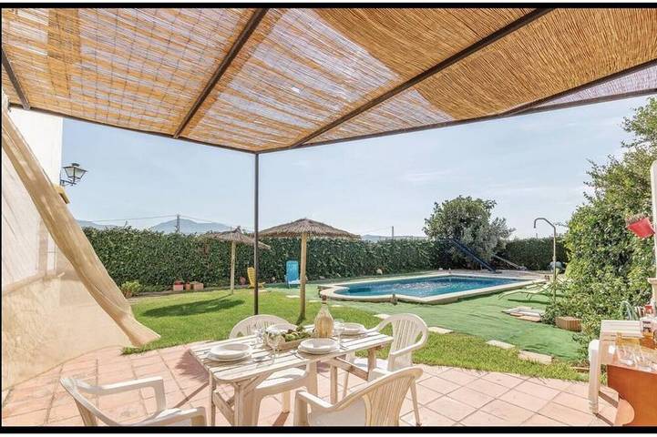 Gîte pour 10 personnes, avec jardin
