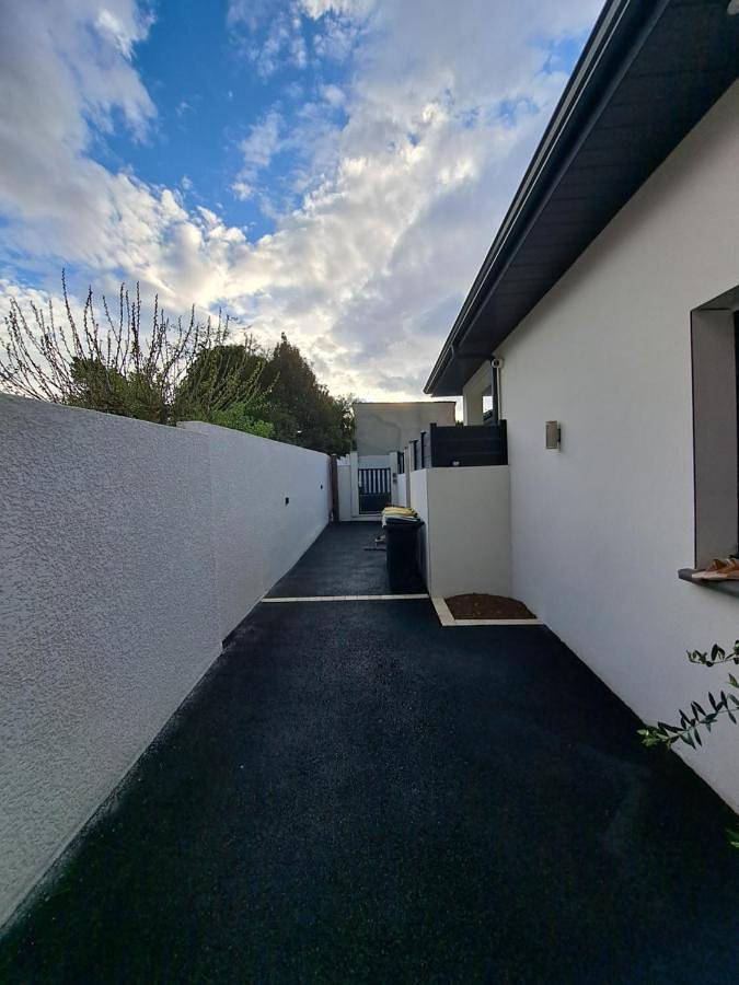 Location de vacances pour 4 personnes, avec jardin ainsi que piscine et terrasse à Bessan - 4