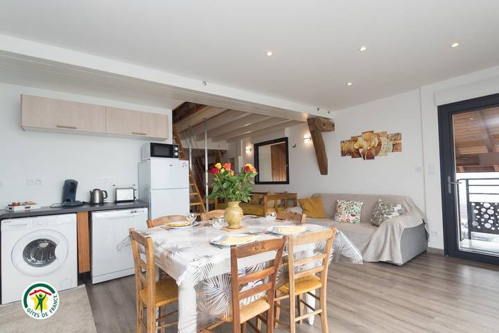 Gîte pour 4 personnes, avec terrasse dans La Chapelle-de-la-Tour