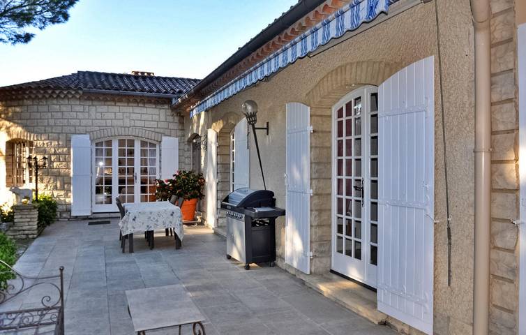 185qm Wohnung mit Pool & Parkplatz in Plan-d'Orgon in Plan-d'Orgon, Arles und Umgebung