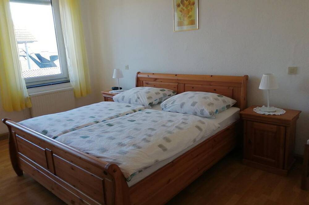 Ganze Wohnung, Weingut-Ferienwohnung Heinz Dostert - Ferienwohnung in Nittel, Landkreis Trier-Saarburg