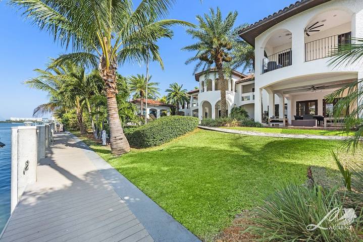 Vacation home for 20 people, with balcony and yard in Miami