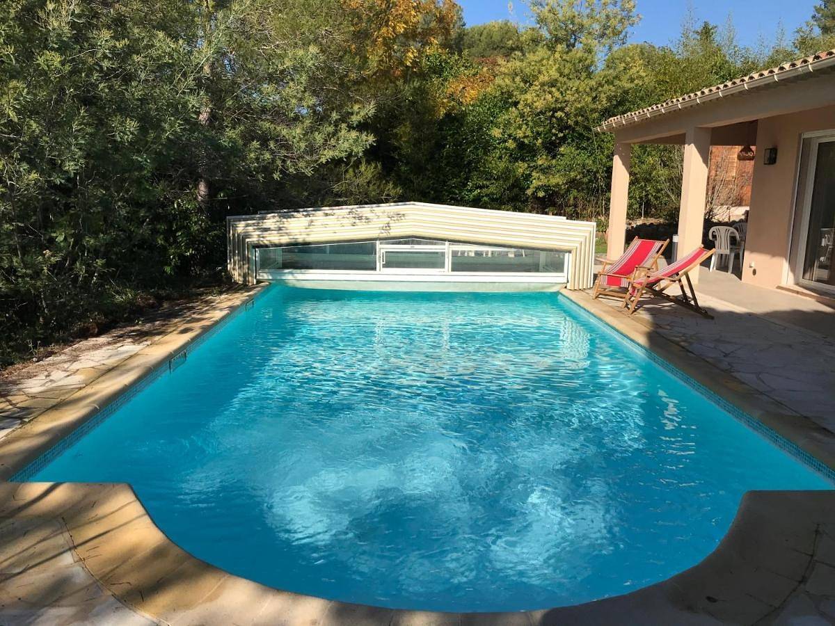 Appartement entier, Apartment with Terrace in Roquefort-les-Pins, Côte méditerranéenne (France)