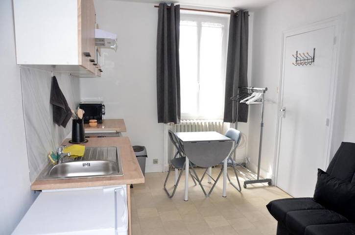 Gîte pour 2 personnes, avec vue sur le lac à Chambon-sur-Voueize - 2