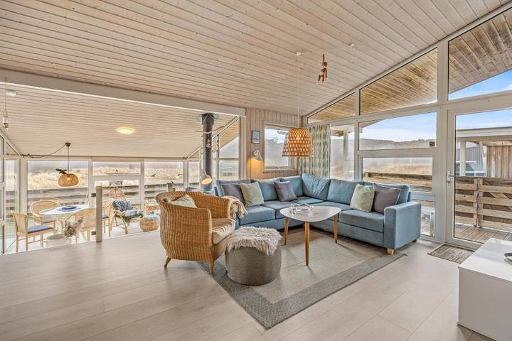 Cosy holiday home near the beach with sauna and wood-burning stove in Ringkøbing, Holmsland Klit