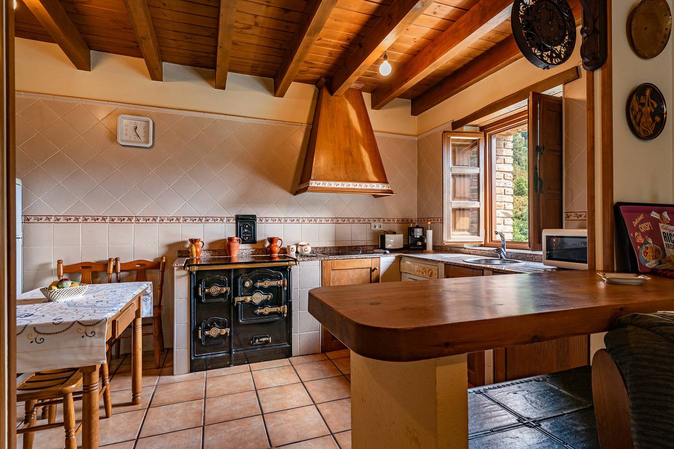 Casa rural 'Mesilda' con vistas a la montaña, terraza privada y balcón in Peñamellera Baja, Sierra del Cuera