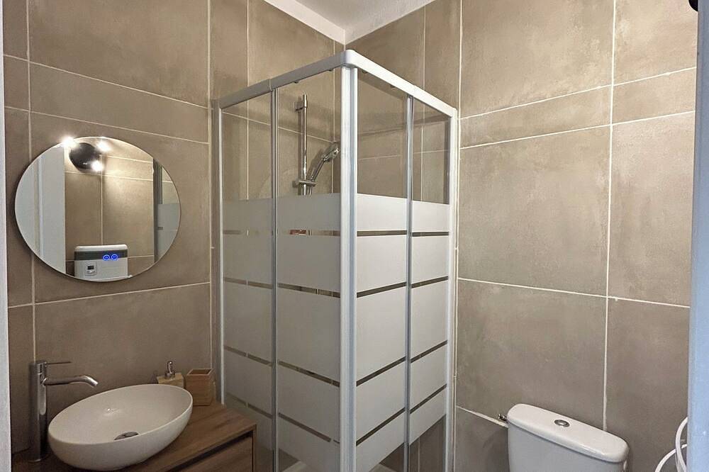 Geheel appartement, Pretty T2 in the heart of Saint Maximin La Sainte-Baume in Saint-Maximin-la-Sainte-Baume, Brignoles region