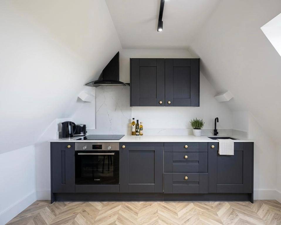 Entire apartment, Dippen Hall Countryside Escape - Near Gatwick Airport in Godstone, Surrey