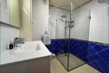 Gîte pour 4 personnes, avec balcon dans Pizancon