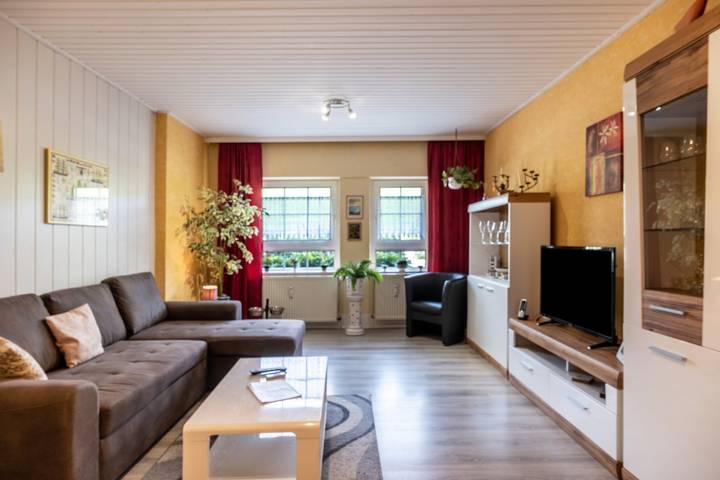 Geheel appartement, Vakantiewoning 'Günthers Wattstube' met gemeenschappelijk terras in Jade , Wesermarsch