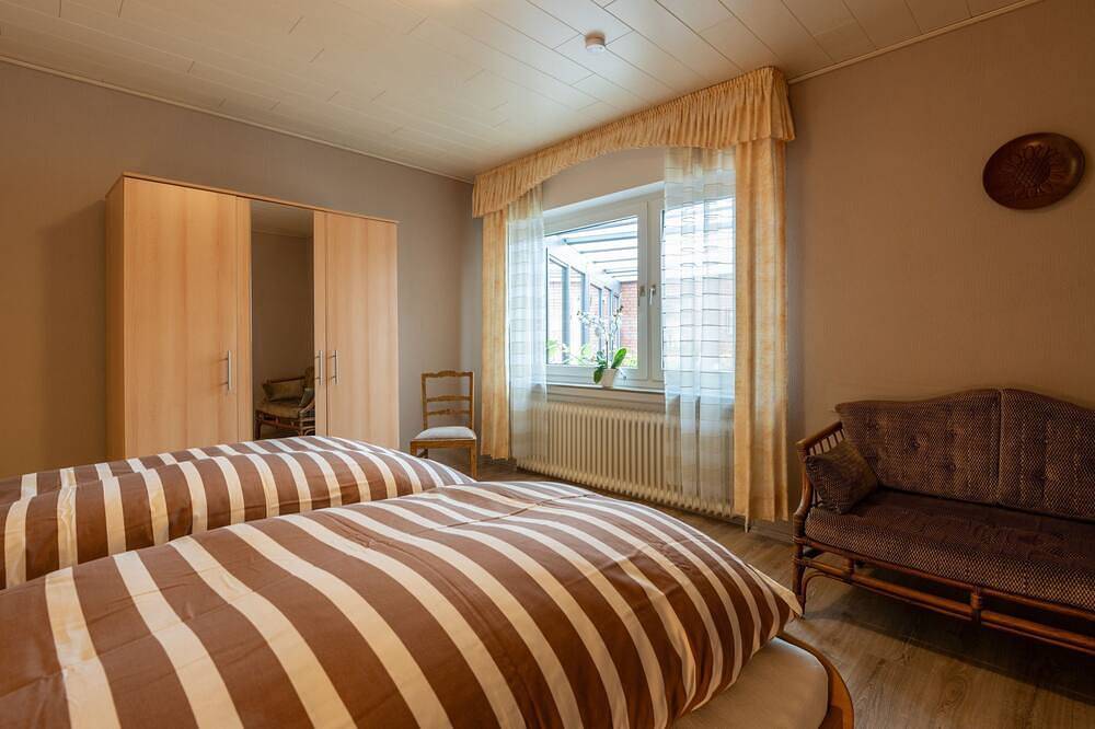 Ganze Wohnung, Ferienwohnung Eg Helene - Ferienwohnungen Engelmann 35107 Og und Helene 35179 Eg in Holtland, Nordseeküste