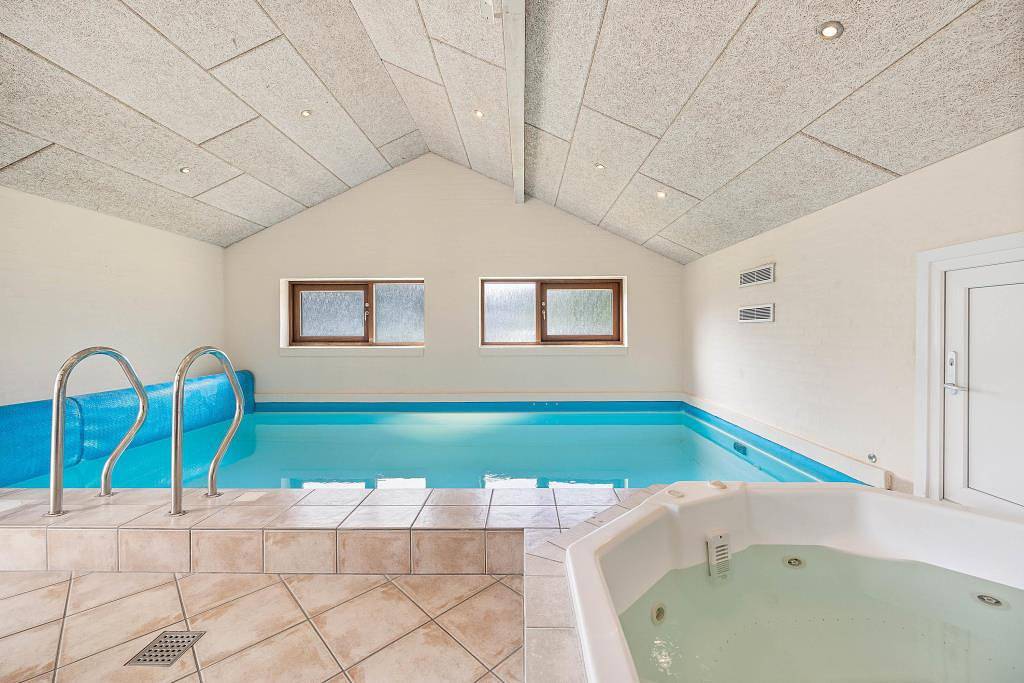 Luxury holiday home with swimming pool, sauna and hot tub in Blåvand in Blavand, Varde Region