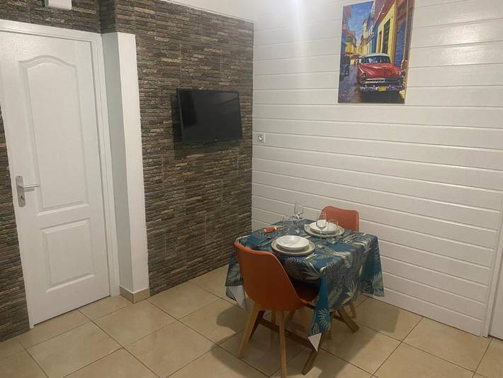 Appartement de vacances pour 2 personnes, avec terrasse ainsi que vue et jardin