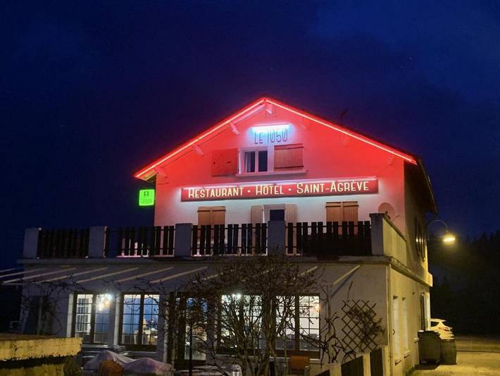 Hôtel pour 2 personnes, avec vue ainsi que piscine et jardin, animaux acceptés à Saint-Agrève - 3