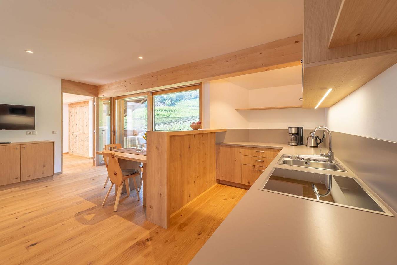 Ganze Wohnung, Ferienwohnung 'Gladiola' mit Bergblick, Gemeinschaftspool und Wi-Fi in Marling, Ortleralpen
