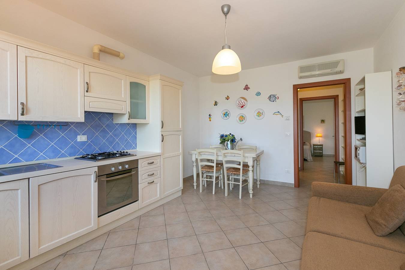 Ganze Wohnung, Ferienwohnung "Bilocale Canaiolo" mit Terrasse, Gemeinschaftspool und Wlan in Suvereto, Etruskische Küste