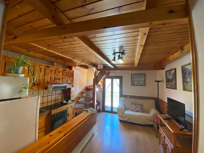Apartamento de vacaciones para 4 personas, con vistas además de piscina y jardín - 1