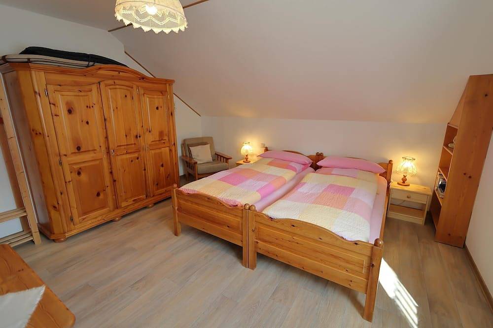Ganze Wohnung, Ferienwohnung mit Balkon und tollem Ausblick und kostenfreies Wlan in Bad Steben, Landkreis Hof