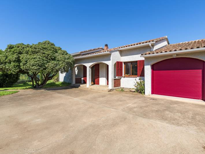 Ferienhaus für 6 Personen, mit Ausblick und Terrasse sowie Garten - 1