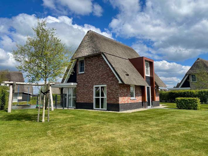 Ferienhaus für 8 Personen, mit Terrasse und Sauna sowie Garten