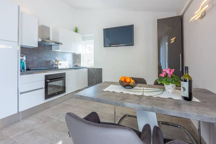 Ferienwohnung für 4 Personen, mit Garten und Balkon, kinderfreundlich in Dramalj - 4