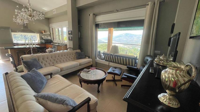 Casa rural para 4 personas, con vistas además de vistas al lago y jardín en Casas del Castañar - 3