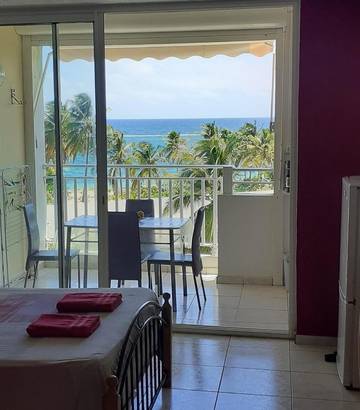 Gîte pour 2 personnes, avec terrasse et vue dans Plage de l'Autre Bord