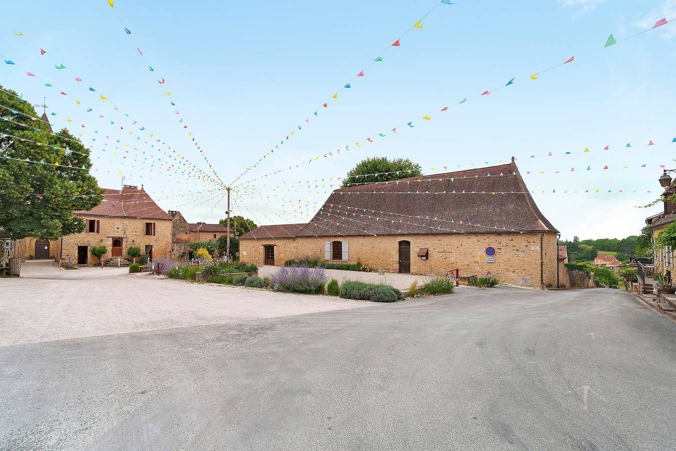 Appartement entier, Gite de charme « Gîte des Cerisiers » avec piscine , climatisation et jardin privé in Saint-Germain-de-Belvès, Périgord Noir