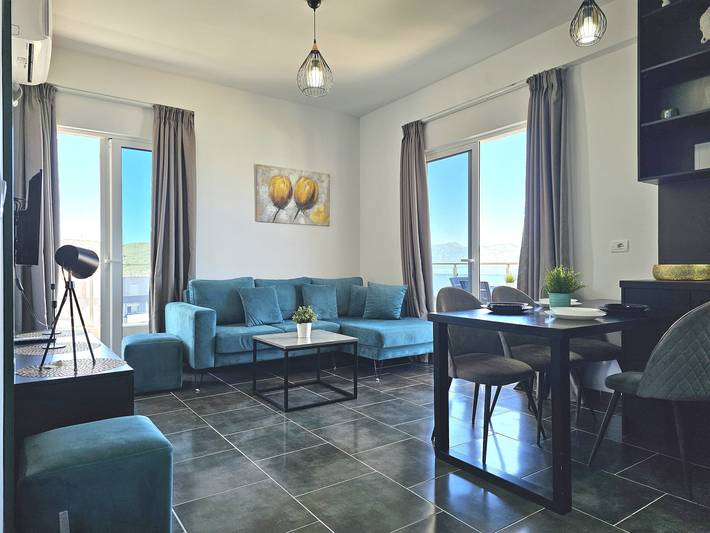 Ganze Wohnung, Ferienwohnung für 4 Personen mit Balkon in Sarandë, Vlorë